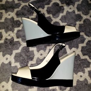 👠Calvin Klein Bonnie Patent Leather Wedges👠
